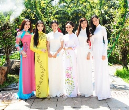 Ao Dai City art program 2